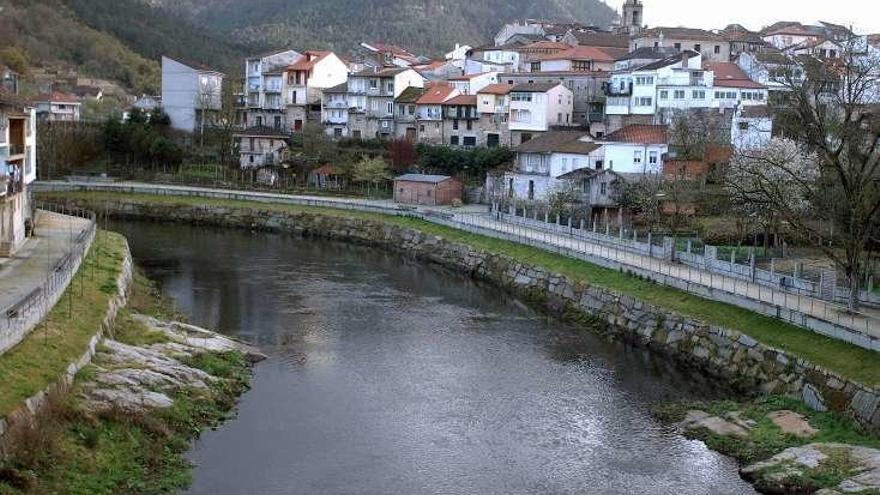 Vista de la villa de Ribadavia.  // I. Osorio