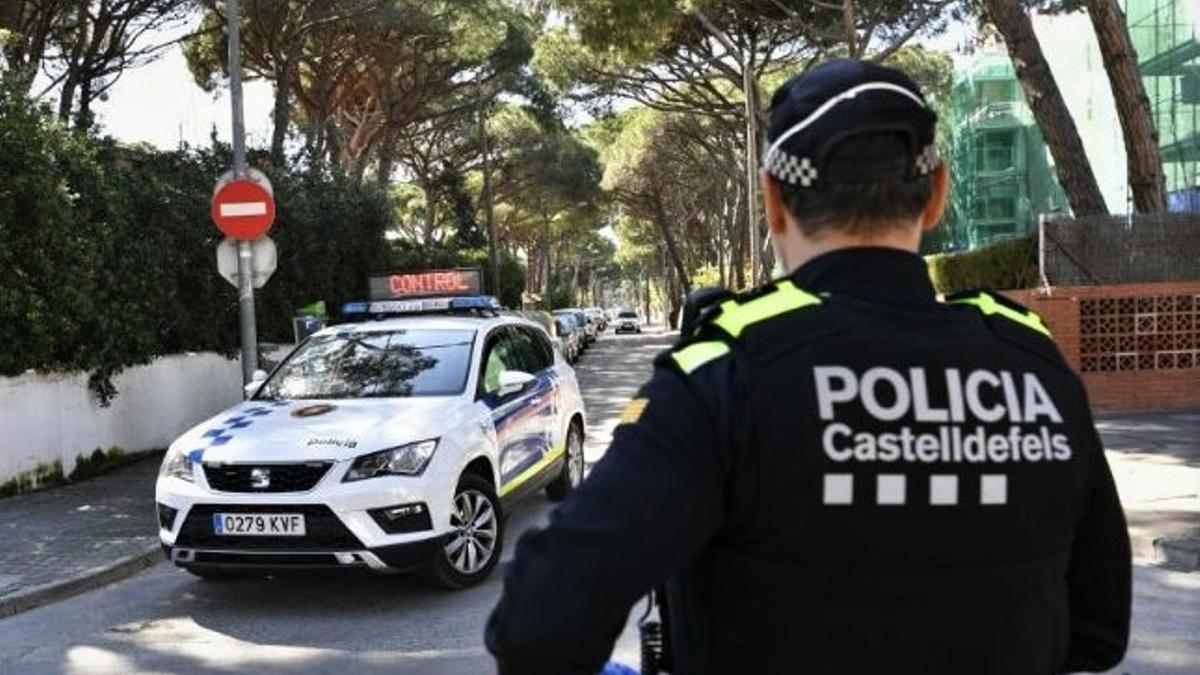 Un control de tráfico de la policía local de Castelldefels.