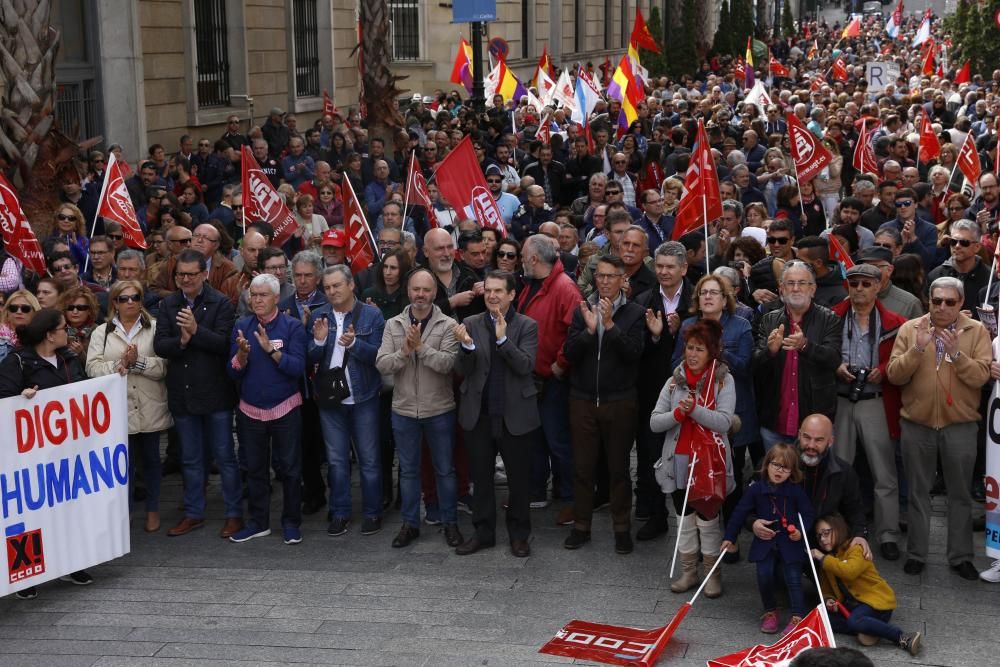 Día del Trabajador en Vigo | Miles de personas exigen la derogación de la reforma laboral