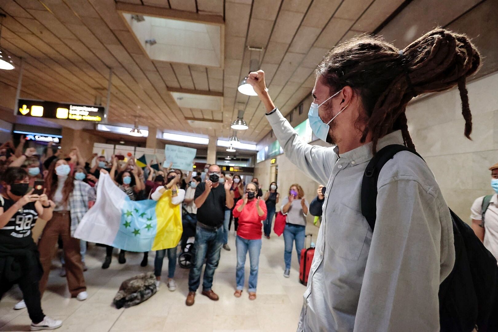 Alberto Rodríguez llega a Tenerife y anuncia que deja la militancia de Podemos