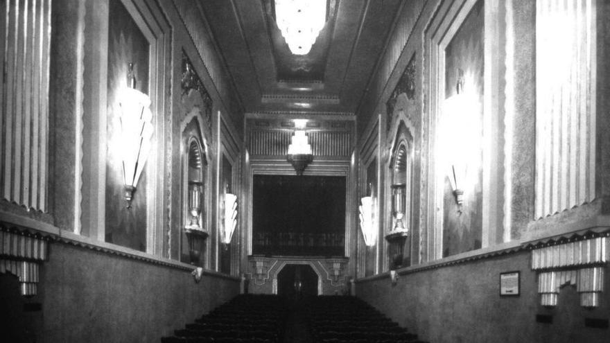 El interior del cine Savoy, situado en la calle Real.