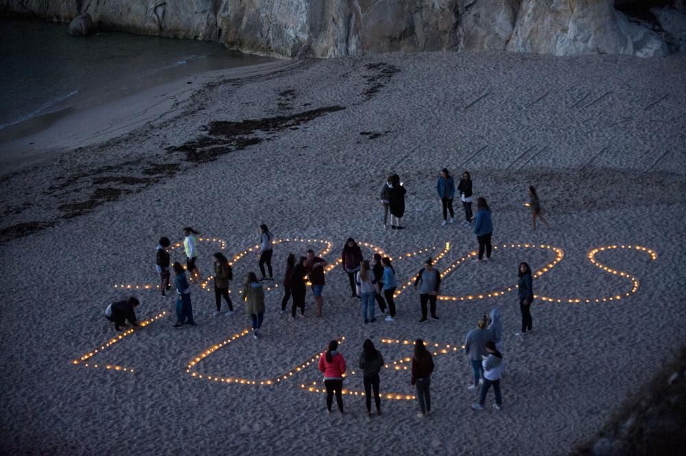 Mensajes por la paz en la arena de A Coruña