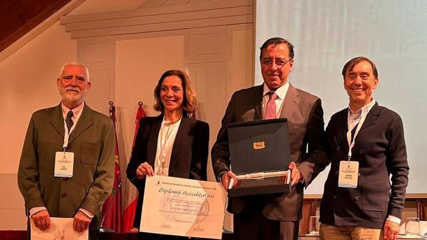 Venancio Martínez recibe la mayor distinción de los pediatras de Asturias, Cantabria y Castilla y León