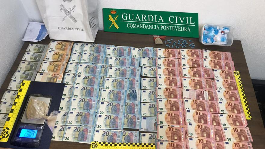 La Guardia Civil detiene a ocho personas en una operación contra el tráfico de drogas a pequeña escala en Bueu