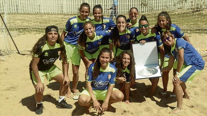 El Femenino Cáceres acaba en un brillante tercer lugar en el Campeonato de España