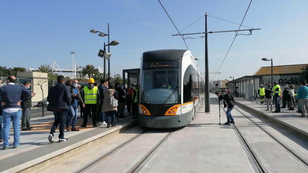 Comienza a funcionar en pruebas la nueva línea 10 del metro de València