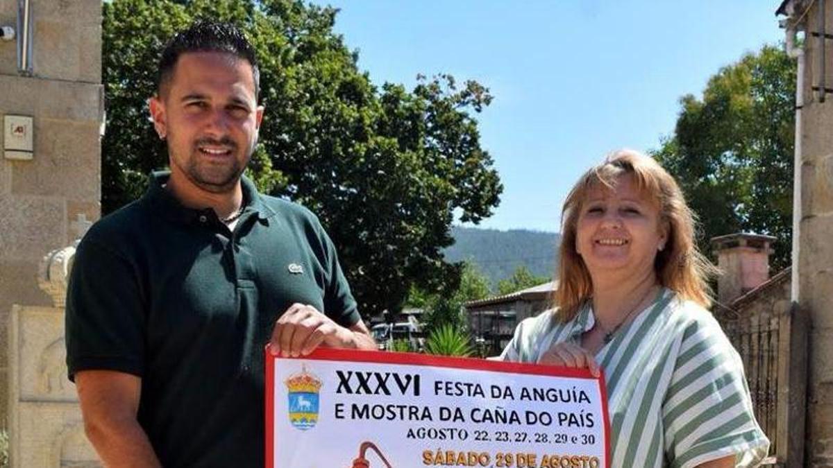 O concelleiro de Cultura e Xuventude, Pedro Calvo, coa tenente de alcalde, Carmen Gómez.