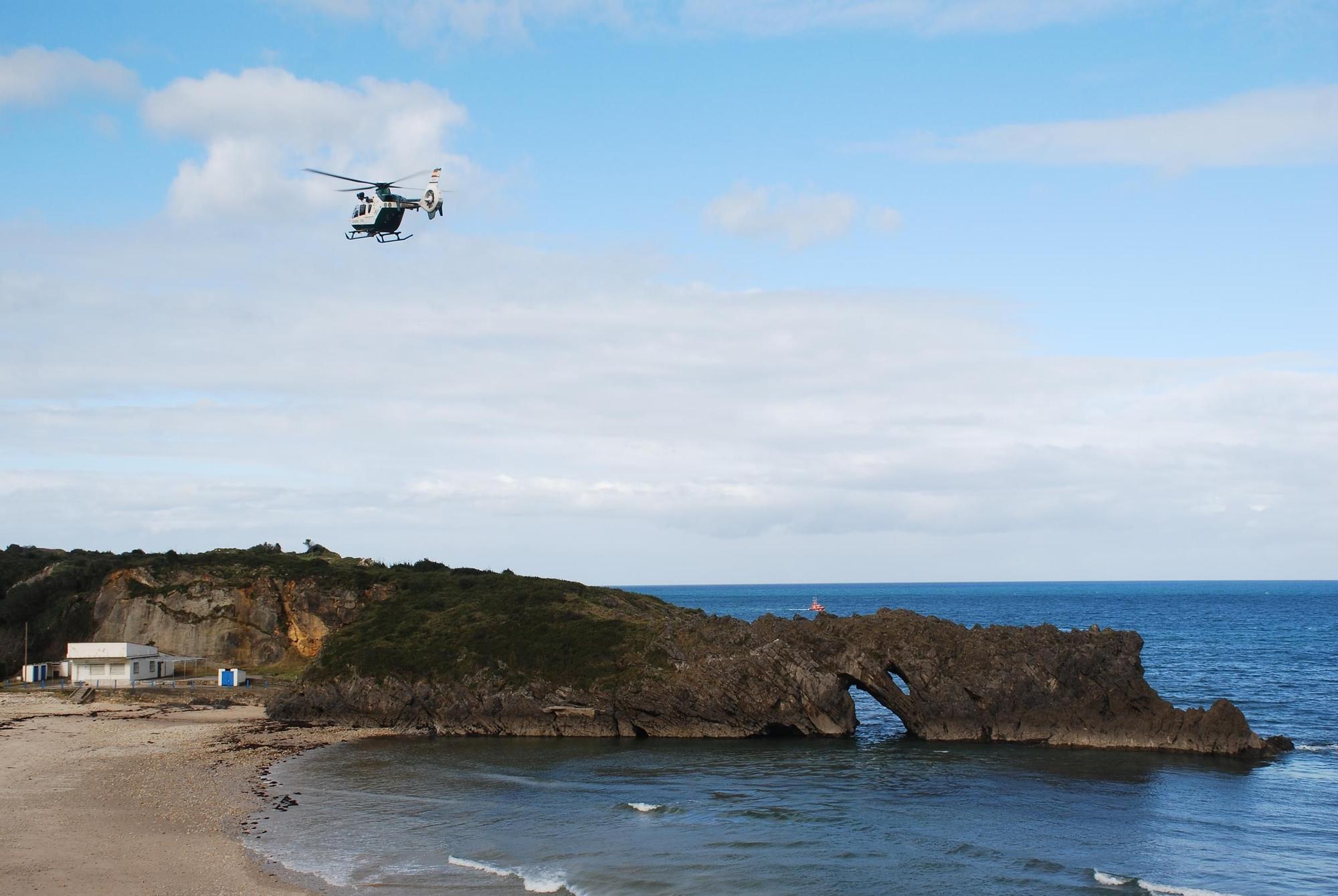Búsqueda de un desaparecido en el mar en Llanes