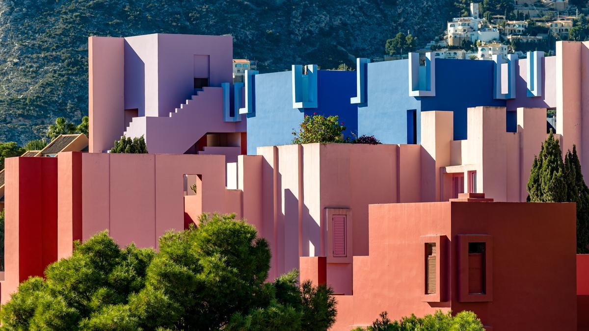 Parte del edificio de la Muralla Roja de Calp.