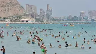La ola de calor que no cesa: la Aemet mantiene la alerta amarilla para el fin de semana en Alicante tras alcanzar los 42,6 de máxima