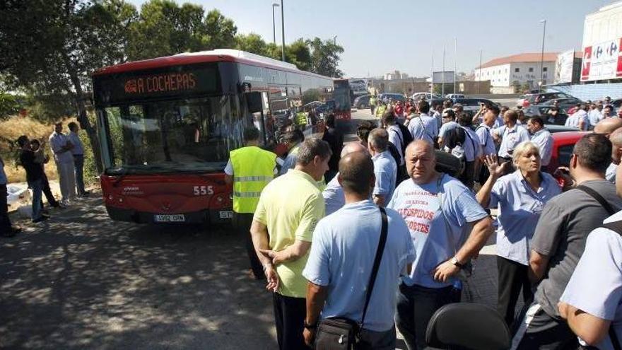 Servicios mínimos del 50% desde el lunes en la huelga de autobuses urbanos