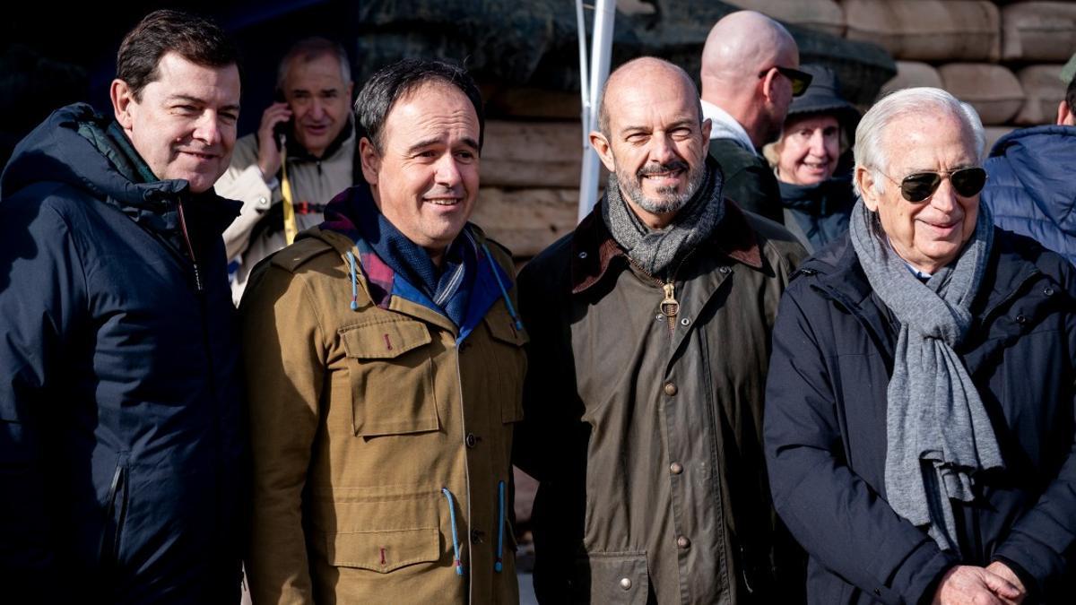 Alfonso Fernández Mañueco, Juanfran Pérez Llorca y Pedro Rollán durante la concentración contra la corrupción del Gobierno convocada por el PP