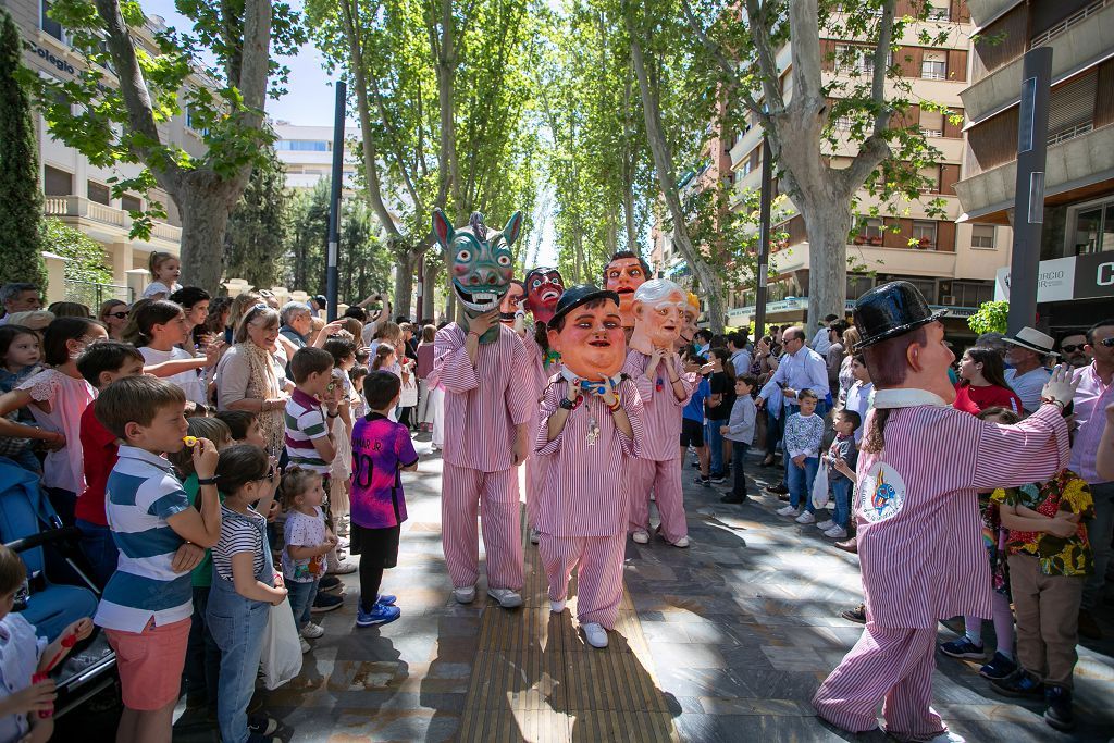 Entierro de la Sardina: ambiente en las calles de Murcia y desfiles de la mañana