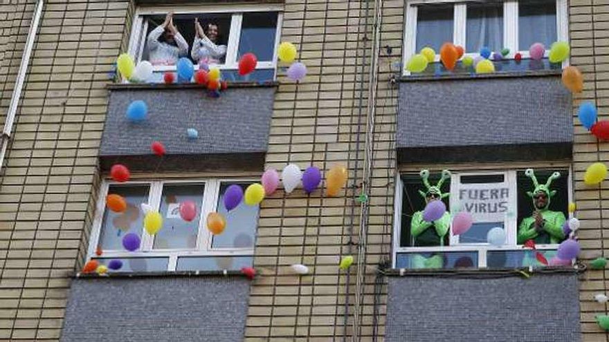 Una animada comunidad de vecinos gijonesa.