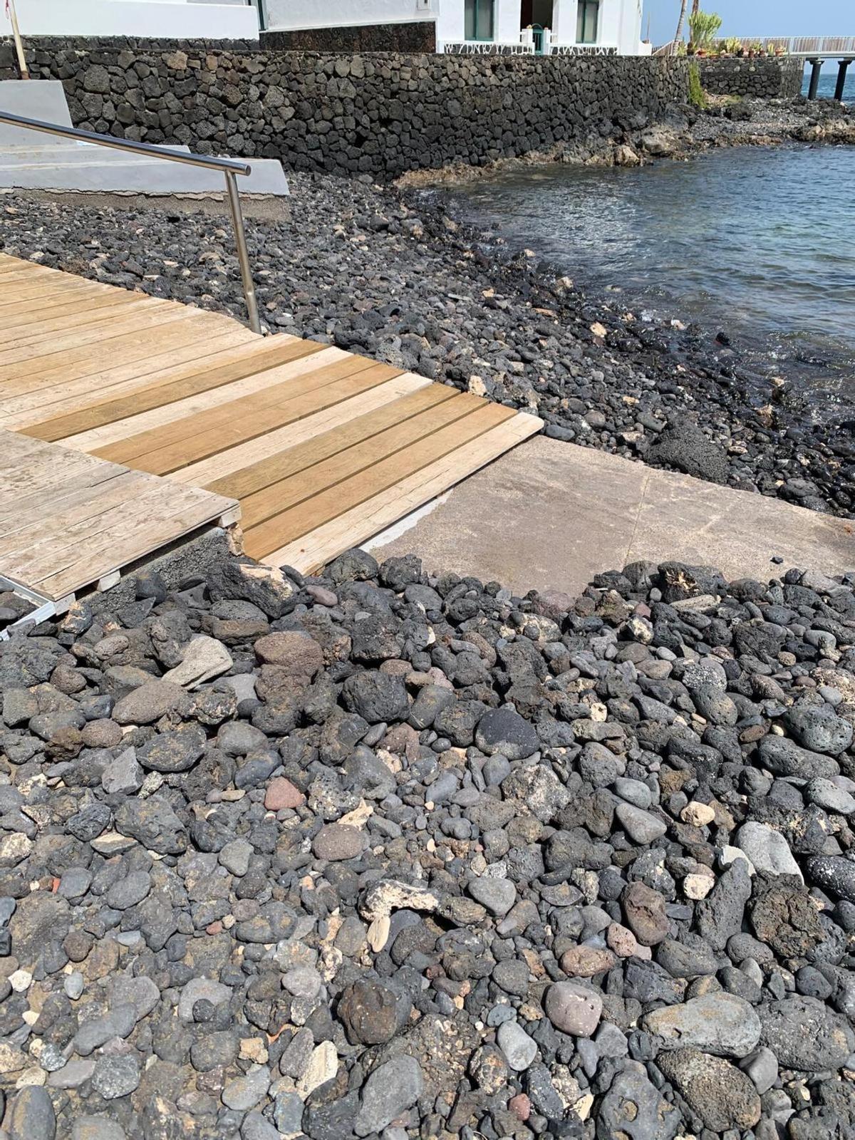 Deficiencias en el balneario y accesos a la playa de La Garita, en Arrieta Deficiencias en el balneario y accesos a la playa de La Garita, en Arrieta