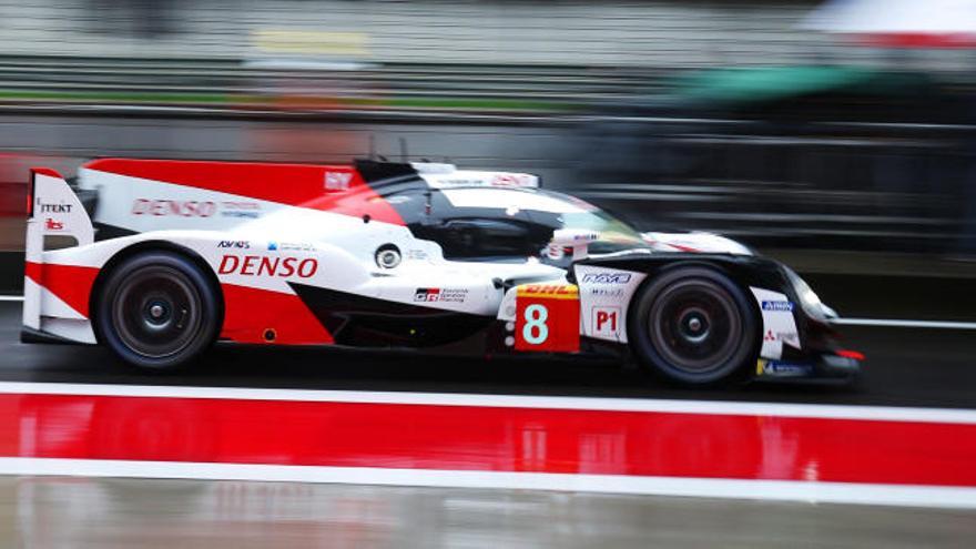 Fernando Alonso, con el Toyota TS050 Hybrid en Shanghái