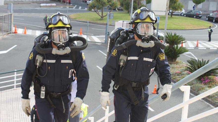 Bombero en el simulacro.