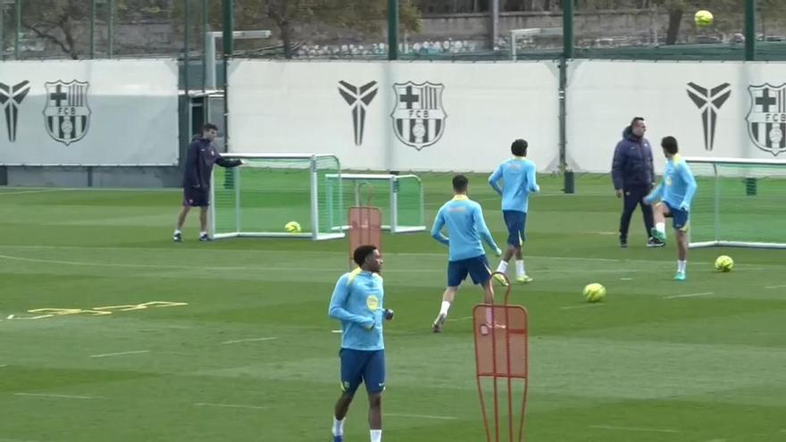 رافينيا يشارك في تدريبات برشلونة استعدادًا لديربي كتالونيا بينما يغيب بيدري وراشفورد