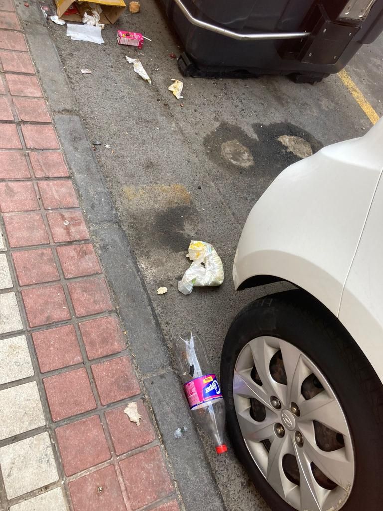 Basura en una de las calles de Guanarteme.