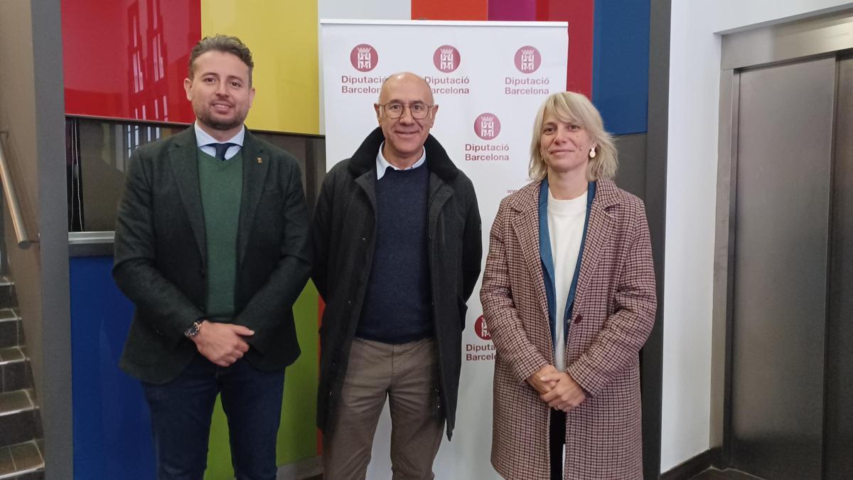 Alba Barnusell (presidenta delegada de l’Àrea de Sostenibilitat Social de la Diputació) s'ha reunit amb Moisès Masanas (al centre), president del Consell Comarcal del Berguedà