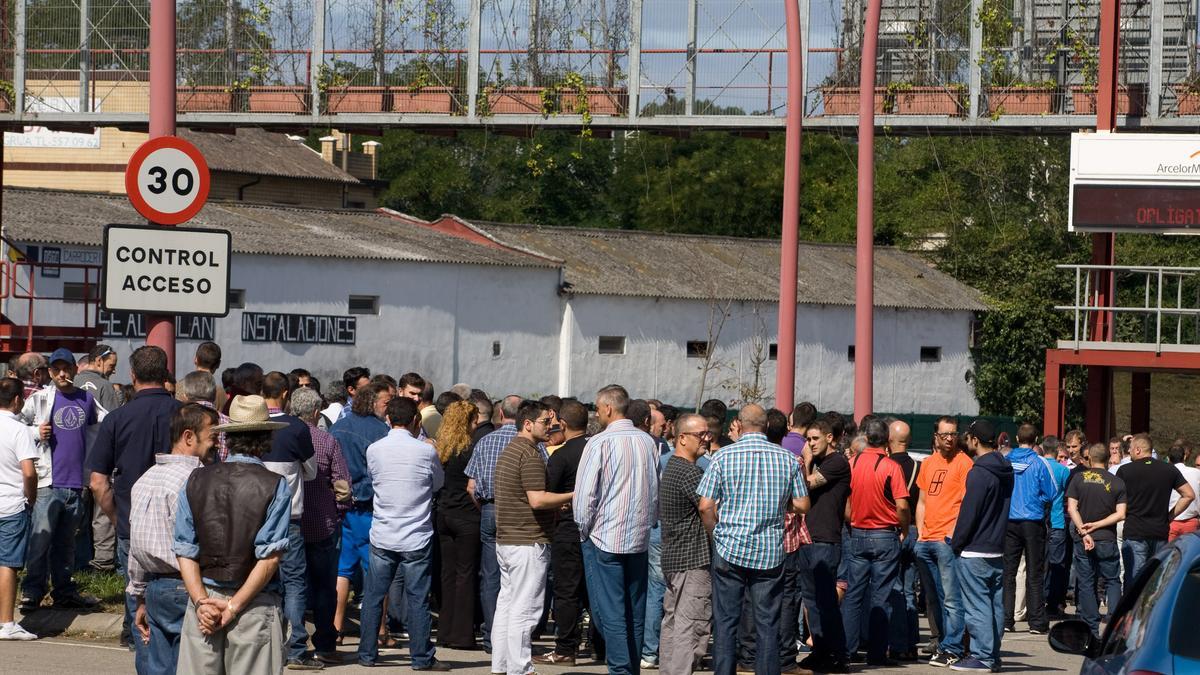 Concentración de trabajadores de empresas auxiliares, en una imagen de archivo.