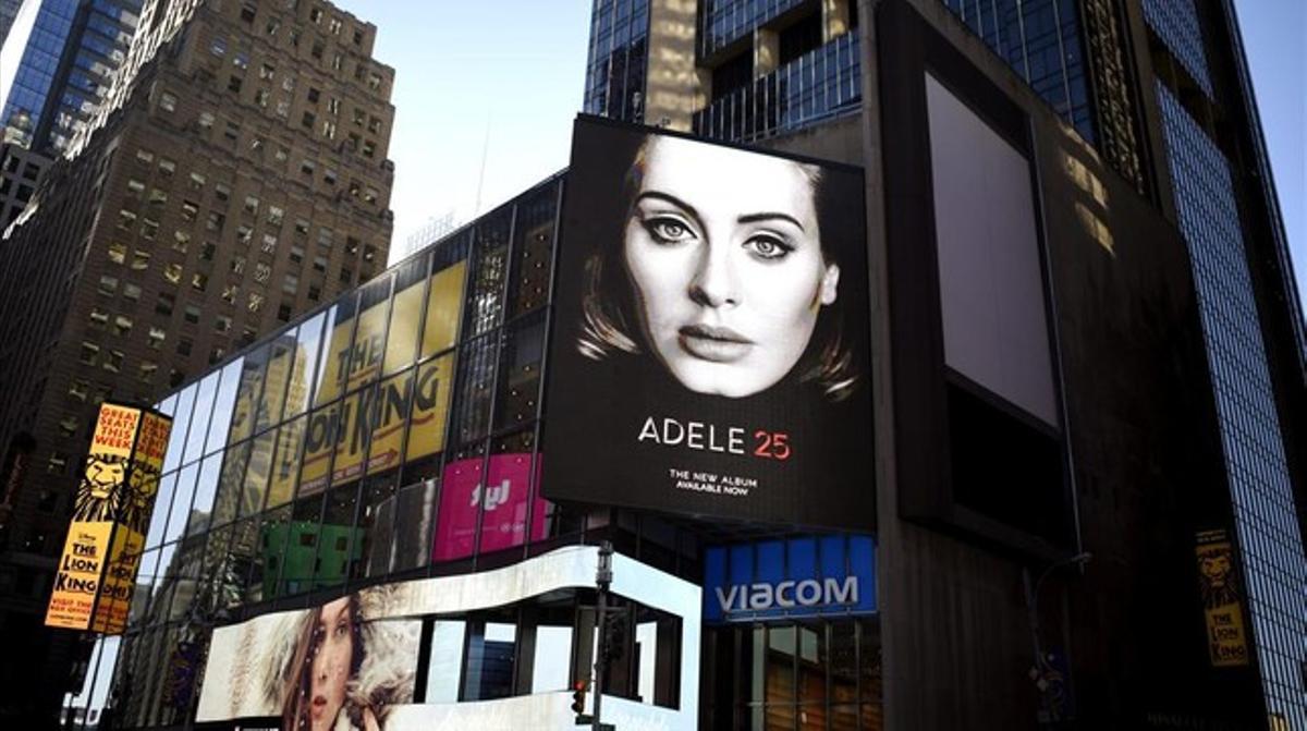 Cartell del nou disc d’Adele, 25, a Nova York.