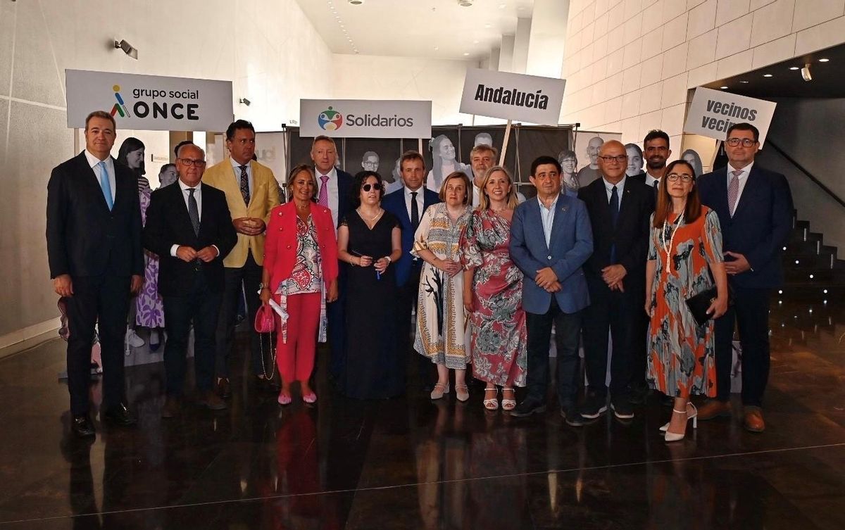 Premiados y autoridades.