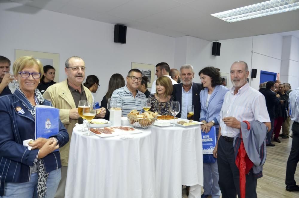 Arsenio, Beci, Manolete, Vicente, Manjarin, Manuel Pablo, Mosquera, Tino y Lendoiro, que por primera vez desde su salida volvió al estadio, entre los asistentes de 110% BLANQUIAZUL.