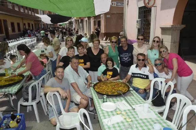 1.000 peñistas y vecinos acuden al Dia de les Paelles de Moncofa