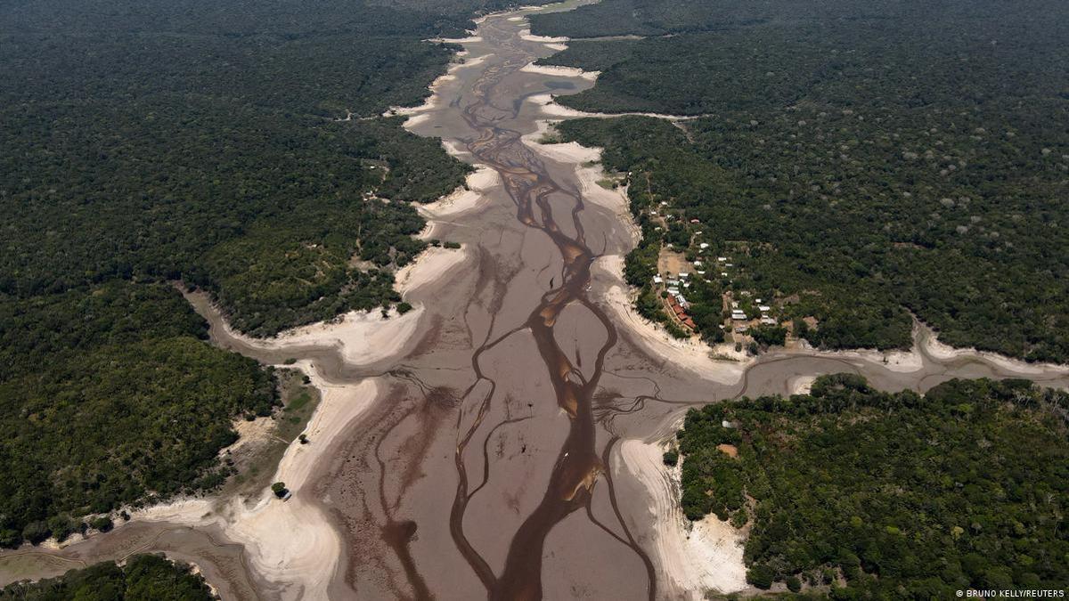 Cauce prácticamente seco del Amazonas el año pasado