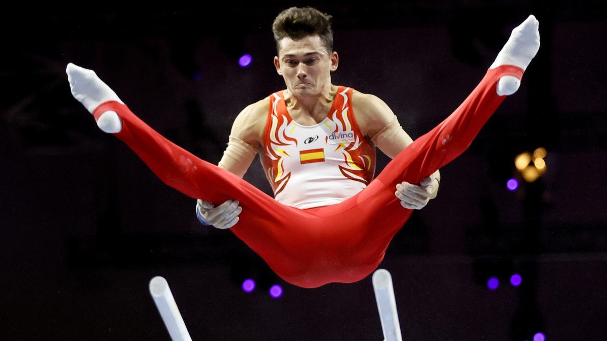 Nicolau Mir, durante la final de paralelas en el Europeo de Munich