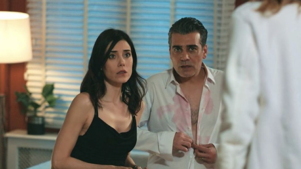 Asya comienza su venganza contra Derin y Volkan, esta noche en 'Infiel'