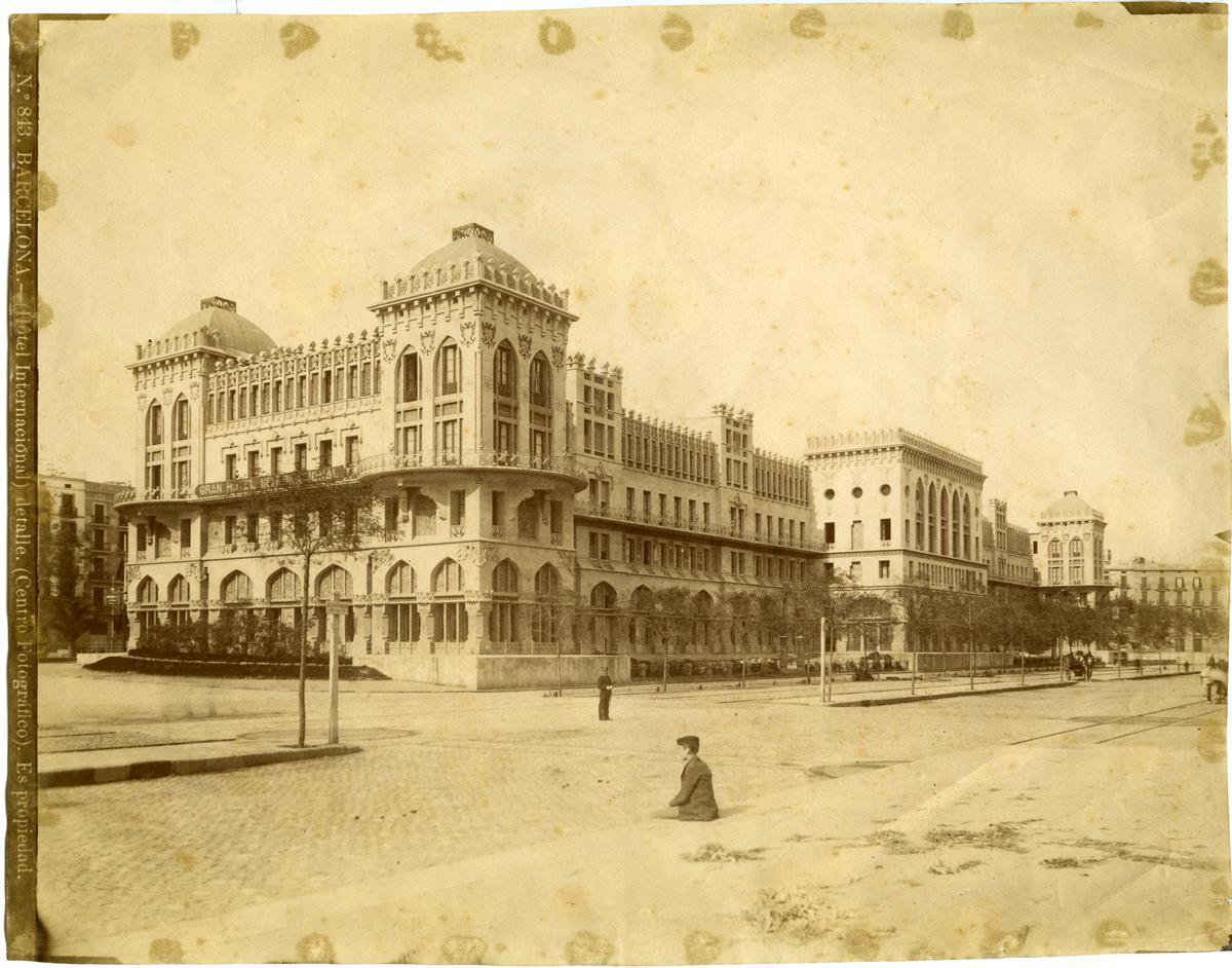 13 Passeig de Colom. Hotel Internacional 1888. AFB. Centro Fotográfico.jpg