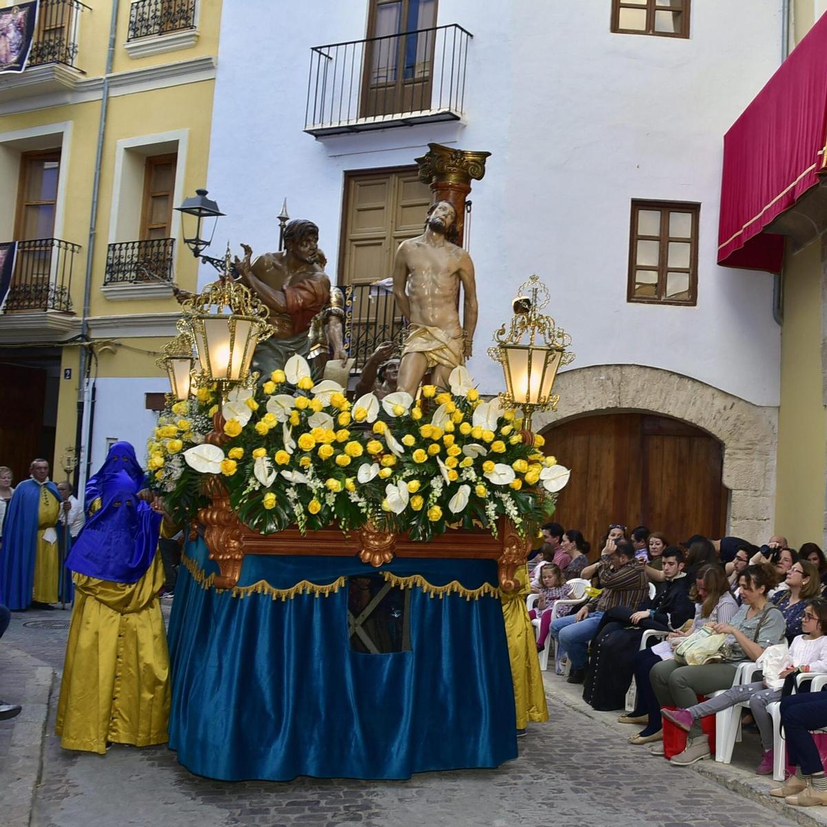 Paso procesional del Cristo en la Columna en una imagen de archivo.