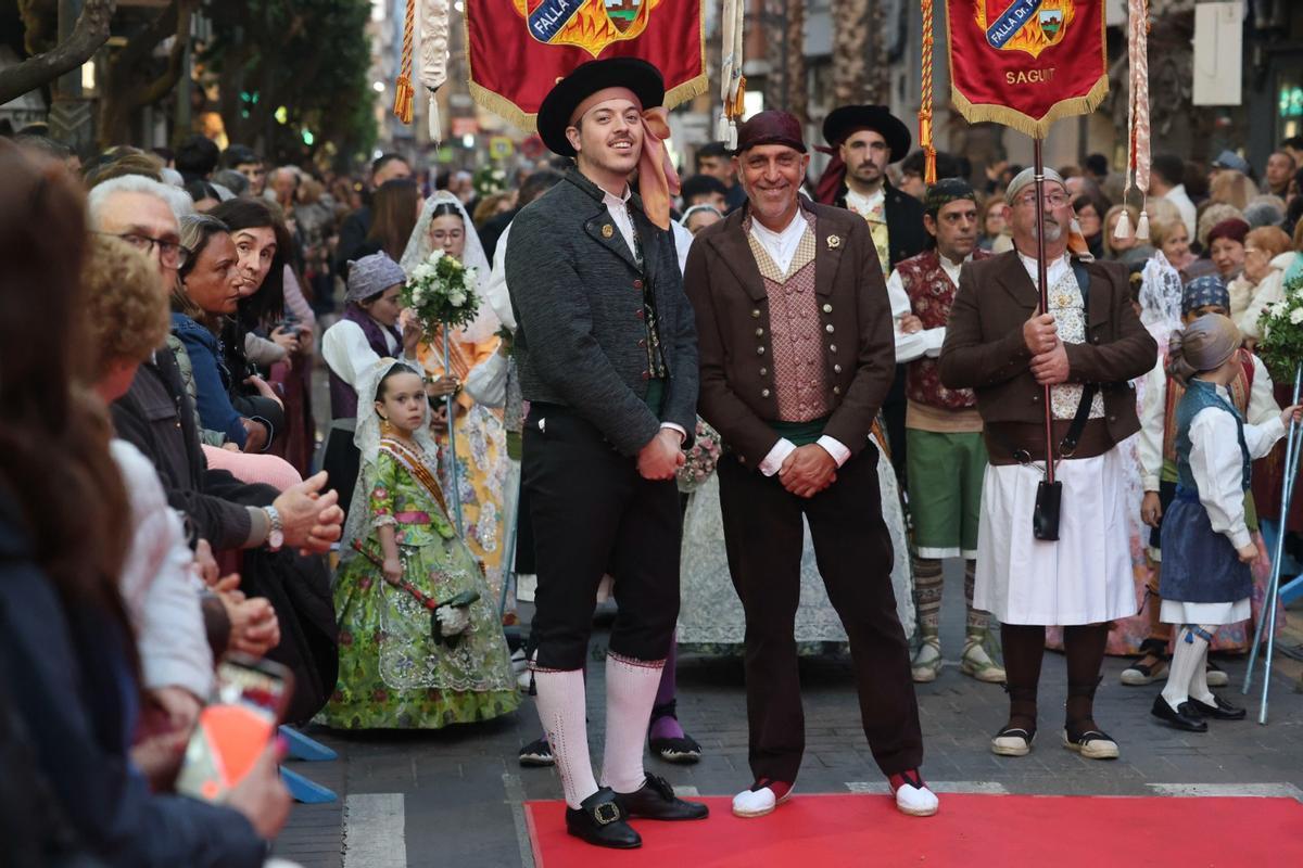 La indumentaria tradicional masculina gana peso en Sagunt