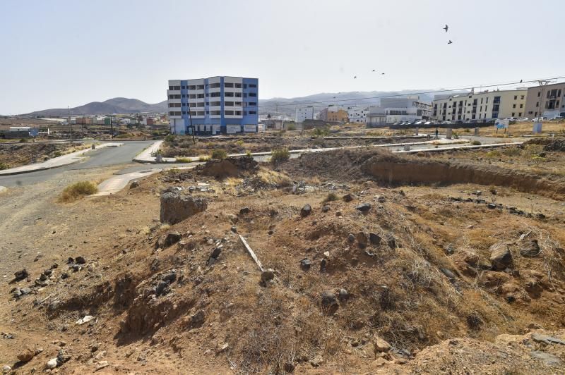 Zona de Arauz a medio urbanizar y abandonada