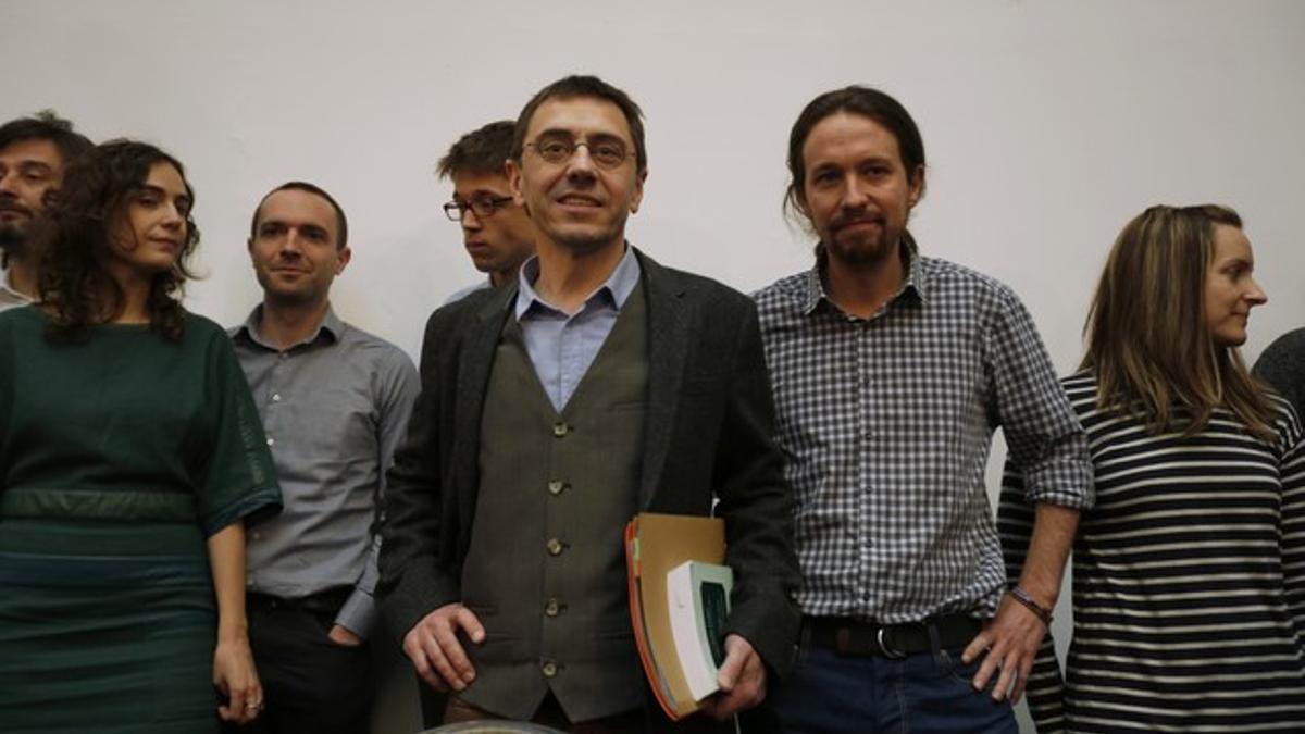 La plana mayor de Podemos respaldando a Monedero.