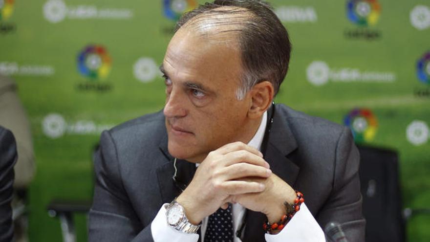 Javier Tebas, presidente de la LFP, antes de la asamblea extraordinaria.