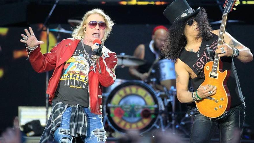 &quot;Guns &amp; Roses&quot; da su nostálgico adiós de rock al Vicente Calderón