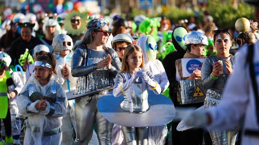 Carnaval en Ibiza: Los colegios dan vida a la rúa de Sant Antoni