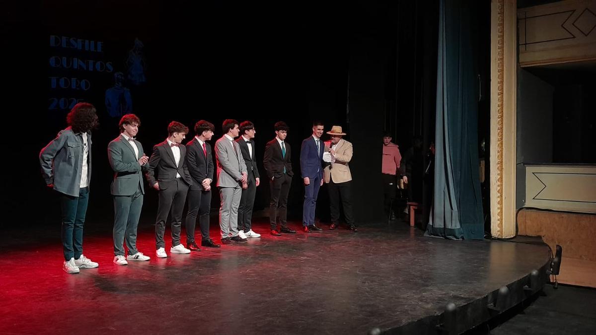 Quintos de Toro en el desfile celebrado el pasado año en el Teatro.
