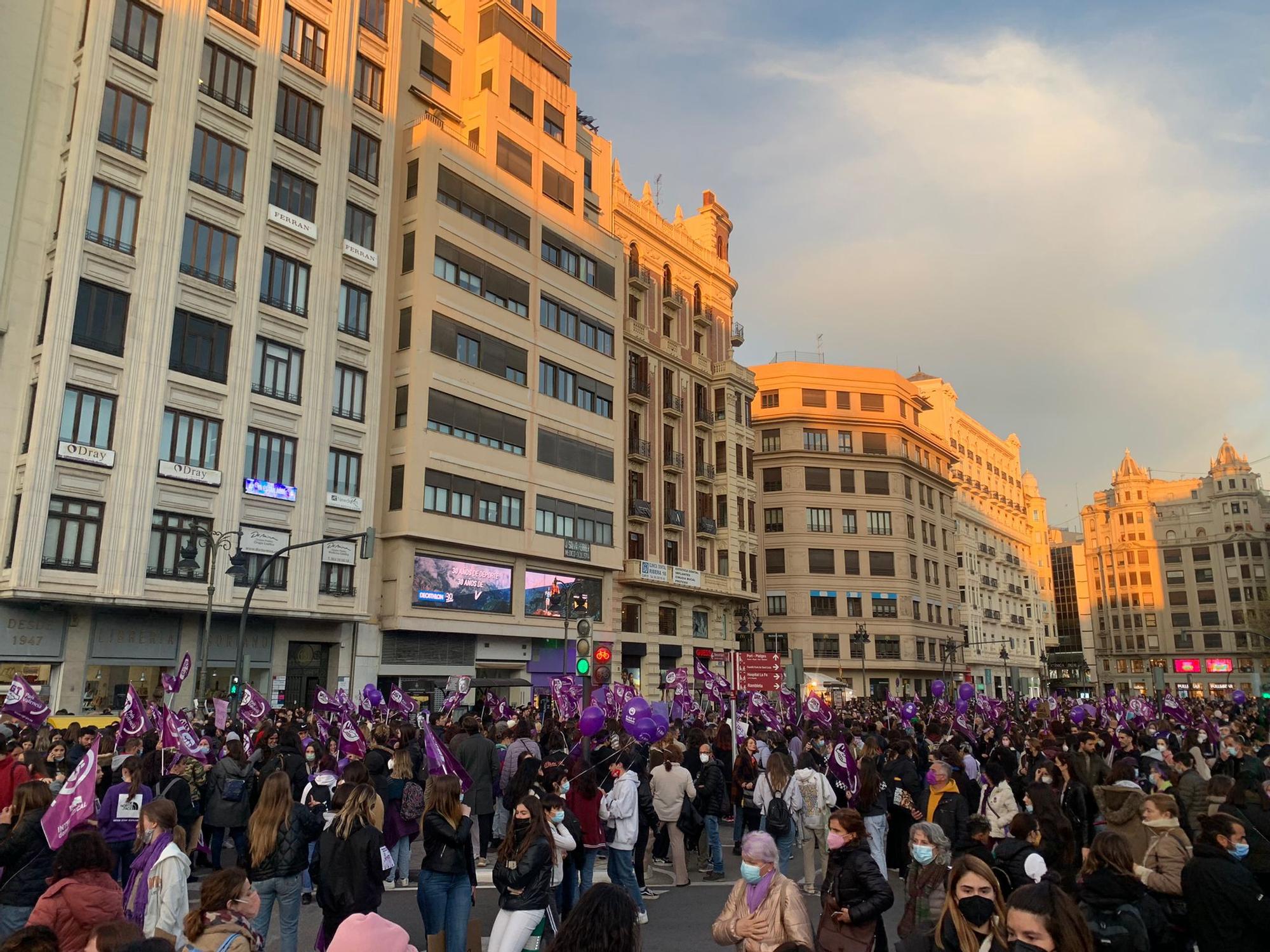 Arranca la manifestación del 8M en València