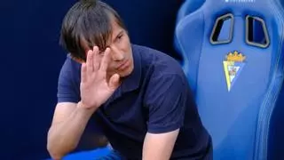 El Cádiz pierde la paciencia con un Albert Celades que no levanta cabeza desde que fue despedido del Valencia CF