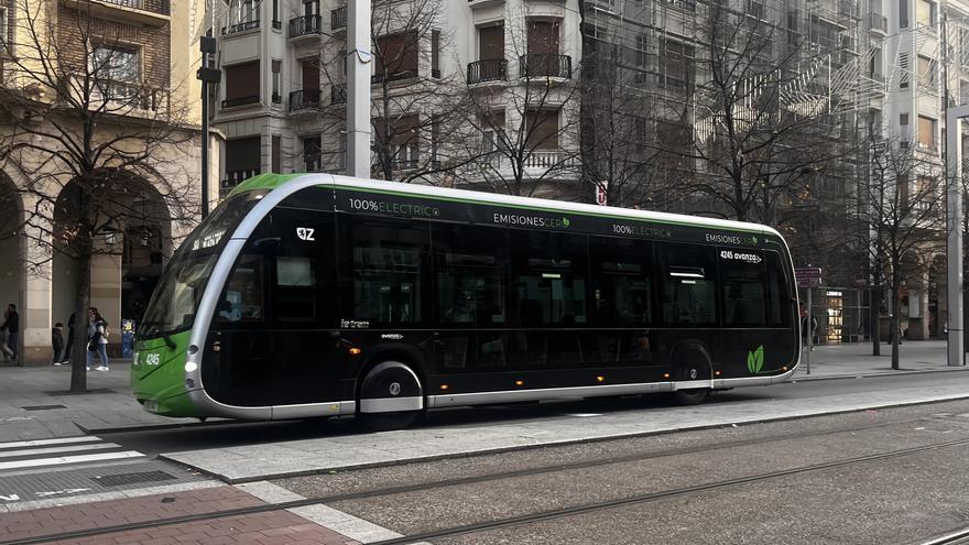 Protesta de la plantilla del bus de Zaragoza: los trabajadores denuncian el &quot;problema de visibilidad&quot; de los eléctricos