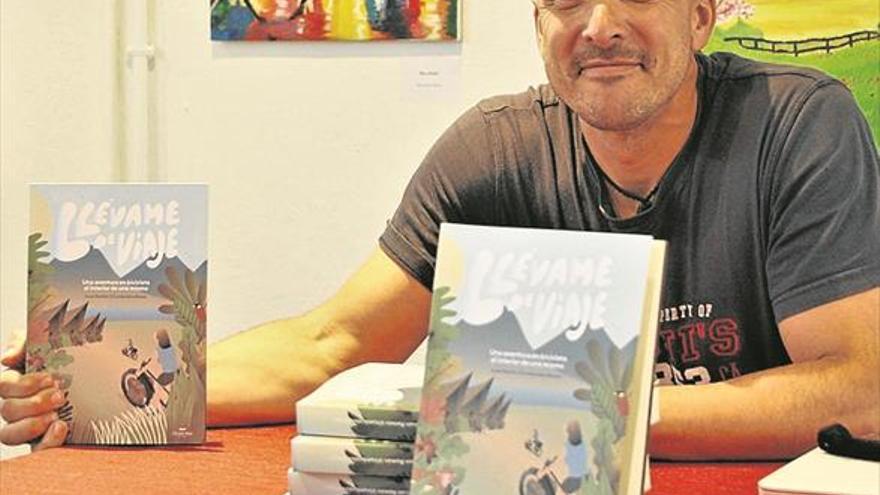 El ciclista y aventurero Juan Ramón Virumbrales presenta ‘Llévame de viaje’