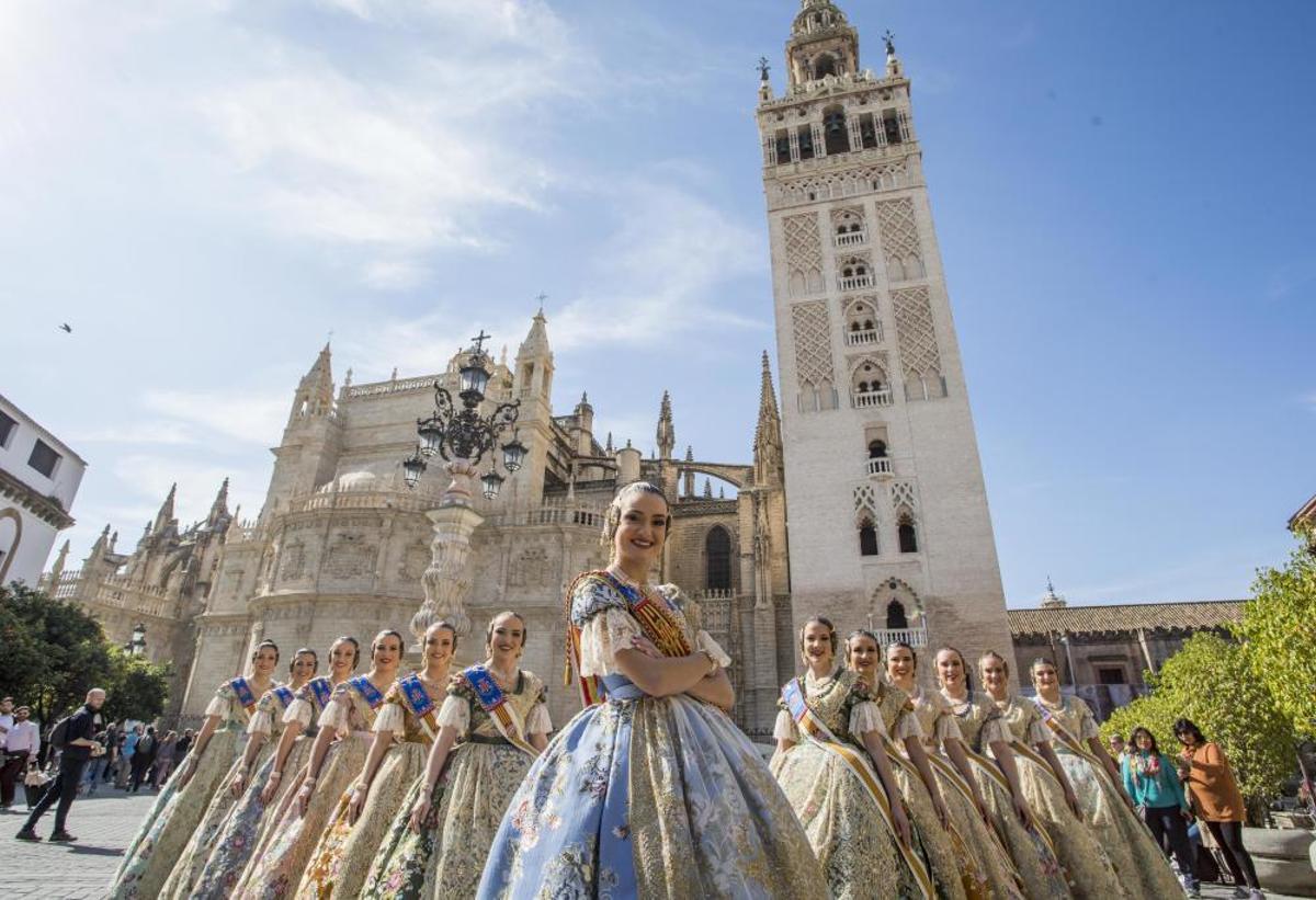 Extra Fallas 2020 | Memoria de la visita de la fallera mayor y corte a Sevilla Extra Fallas 2020 | Memoria de la visita de la fallera mayor y corte a Sevilla