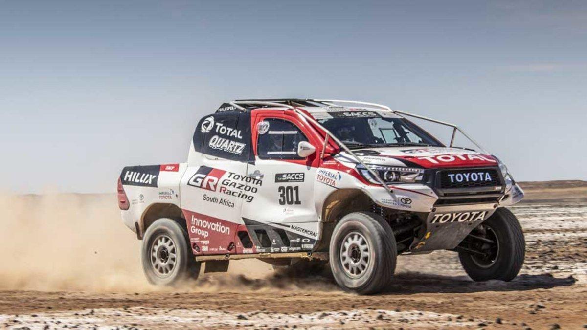 Alonso ha probado el Toyota Hilux ganador del último Dakar