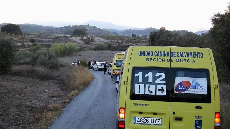 60 personas tras la pista de Alberto