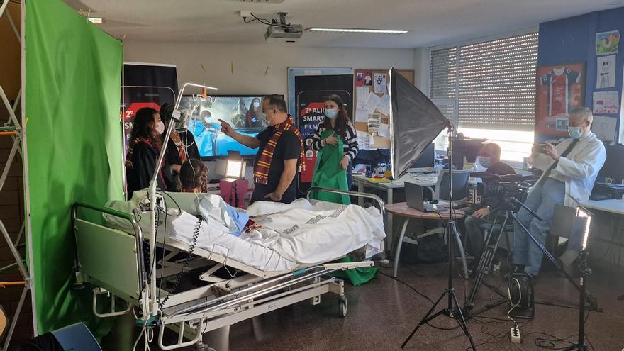 Alicante Smartphone Film Festival monta un plató de cine en el hospital