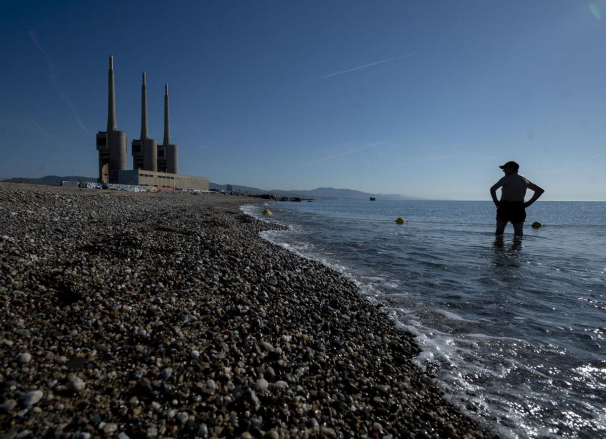 Més dies de calor i menys sorra marquen la temporada de platja Més dies de calor i menys sorra marquen la temporada de platja